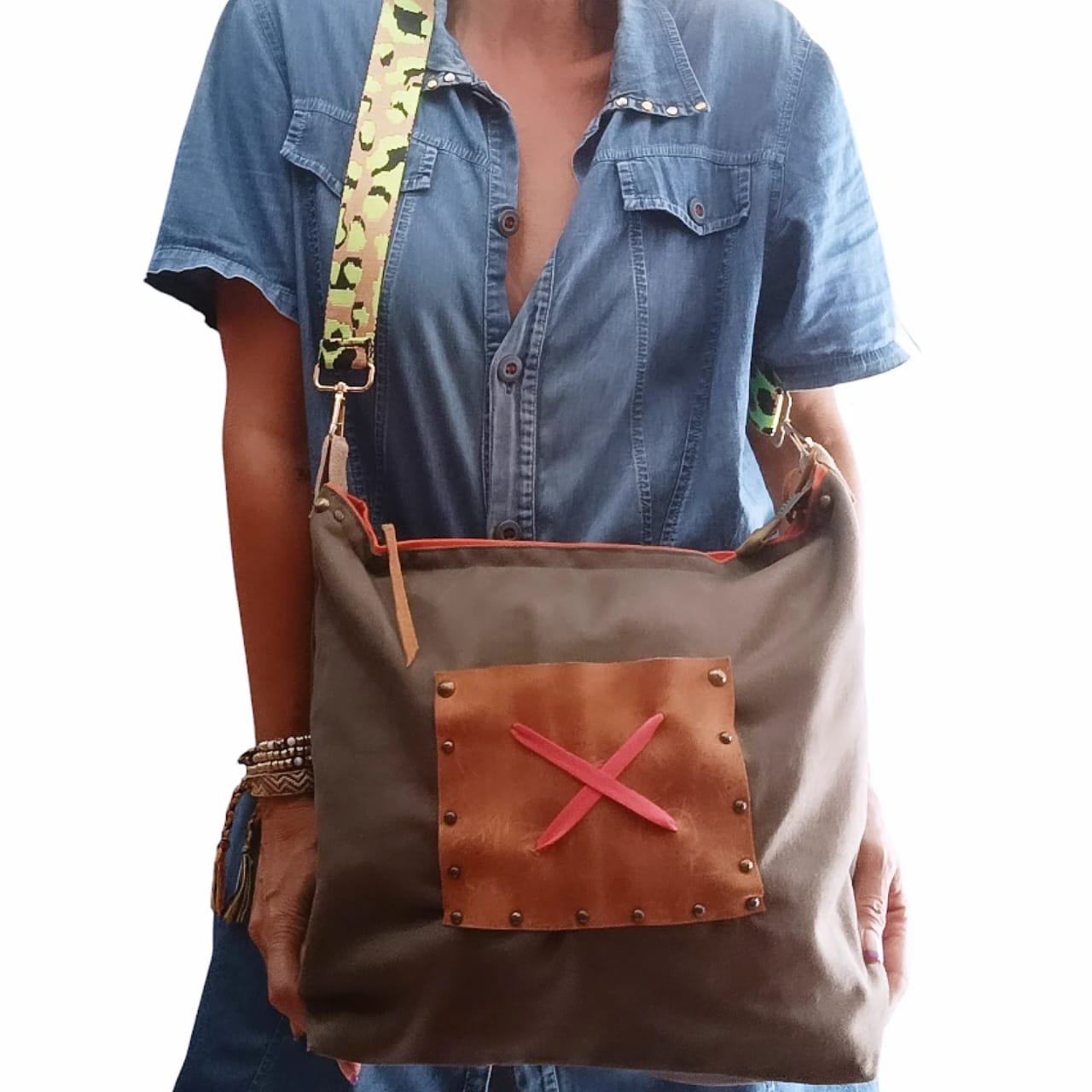 ΥΦΑΣΜΑΤΙΝΗ ΤΣΑΝΤΑ